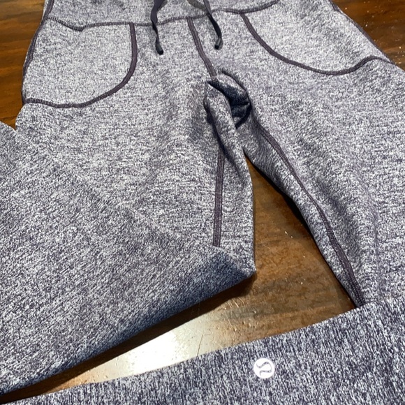 LULULEMON PURPLE HEATHER HIGH WAISTED JOGGERS🖤 - Picture 2 of 13